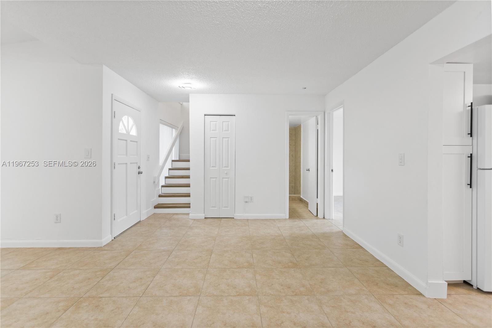 SNAPPER CREEK TOWNHOUSES - Residential