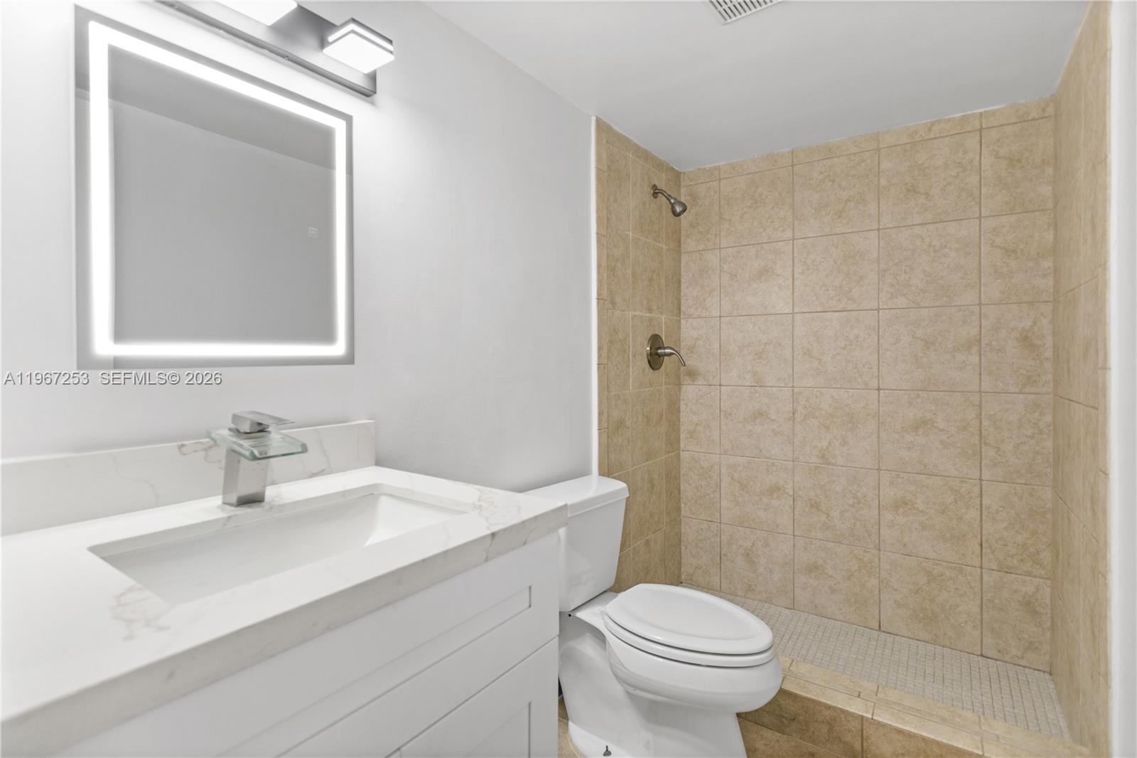 SNAPPER CREEK TOWNHOUSES - Residential