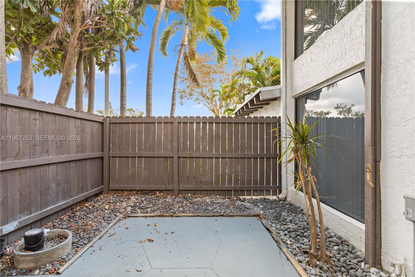 SNAPPER CREEK TOWNHOUSES - Residential