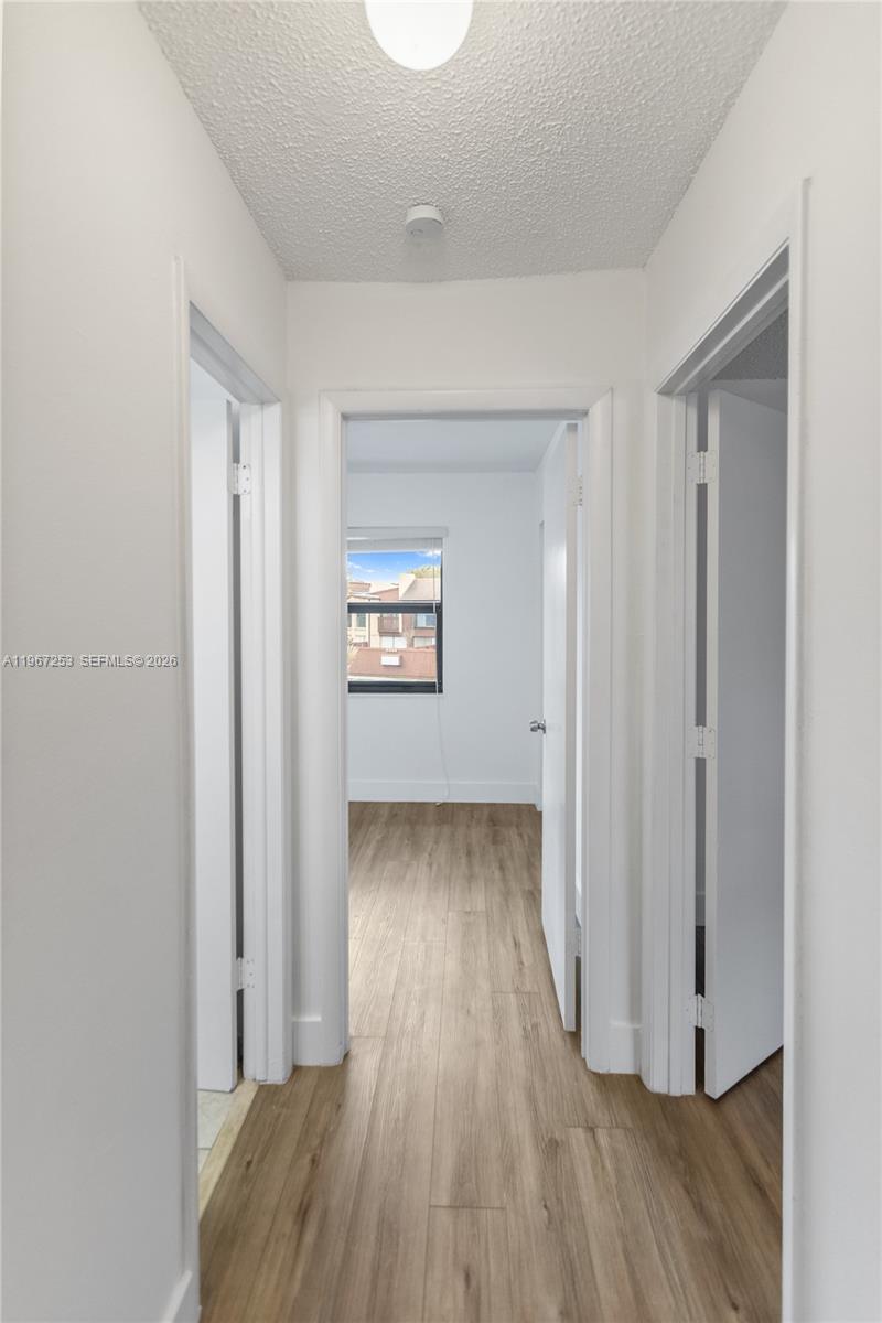 SNAPPER CREEK TOWNHOUSES - Residential