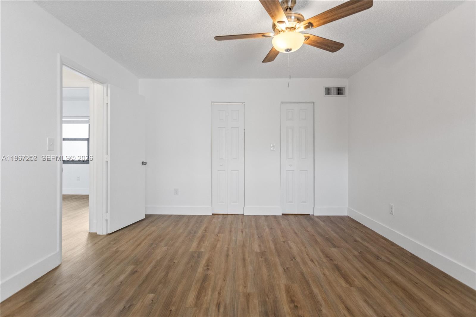 SNAPPER CREEK TOWNHOUSES - Residential