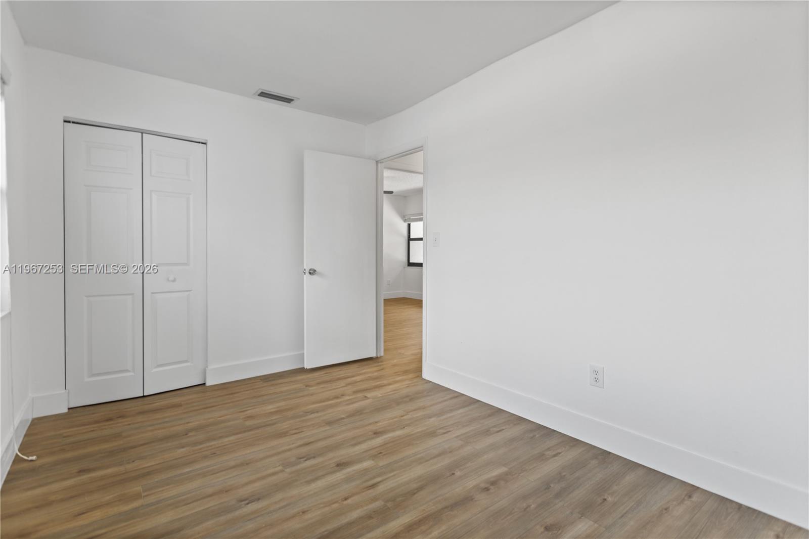 SNAPPER CREEK TOWNHOUSES - Residential