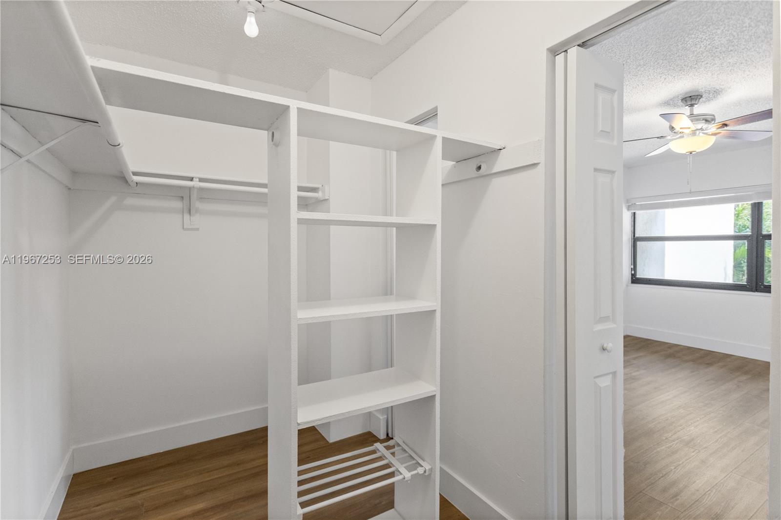 SNAPPER CREEK TOWNHOUSES - Residential