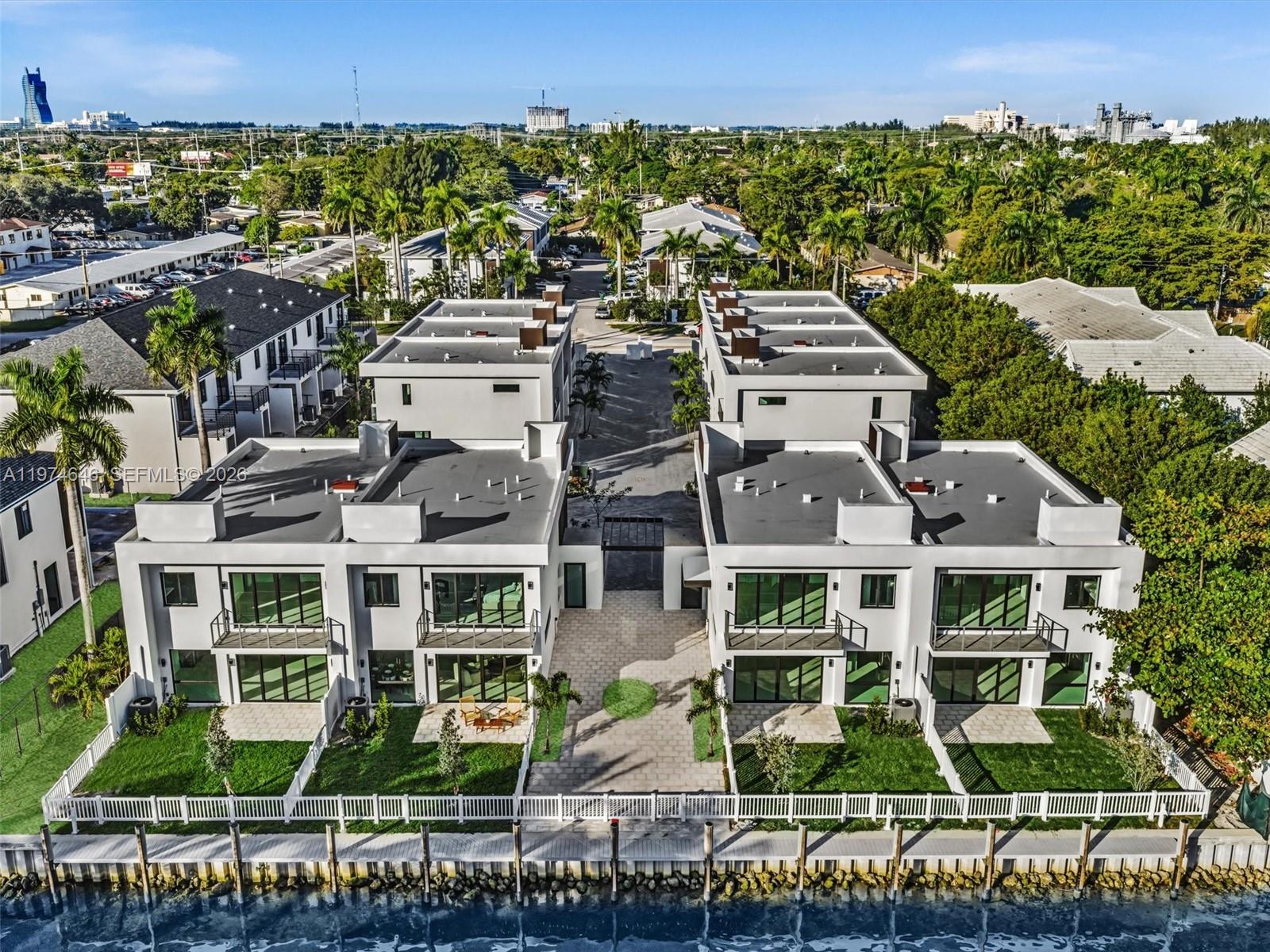 H20 DANIA BEACH - Residential