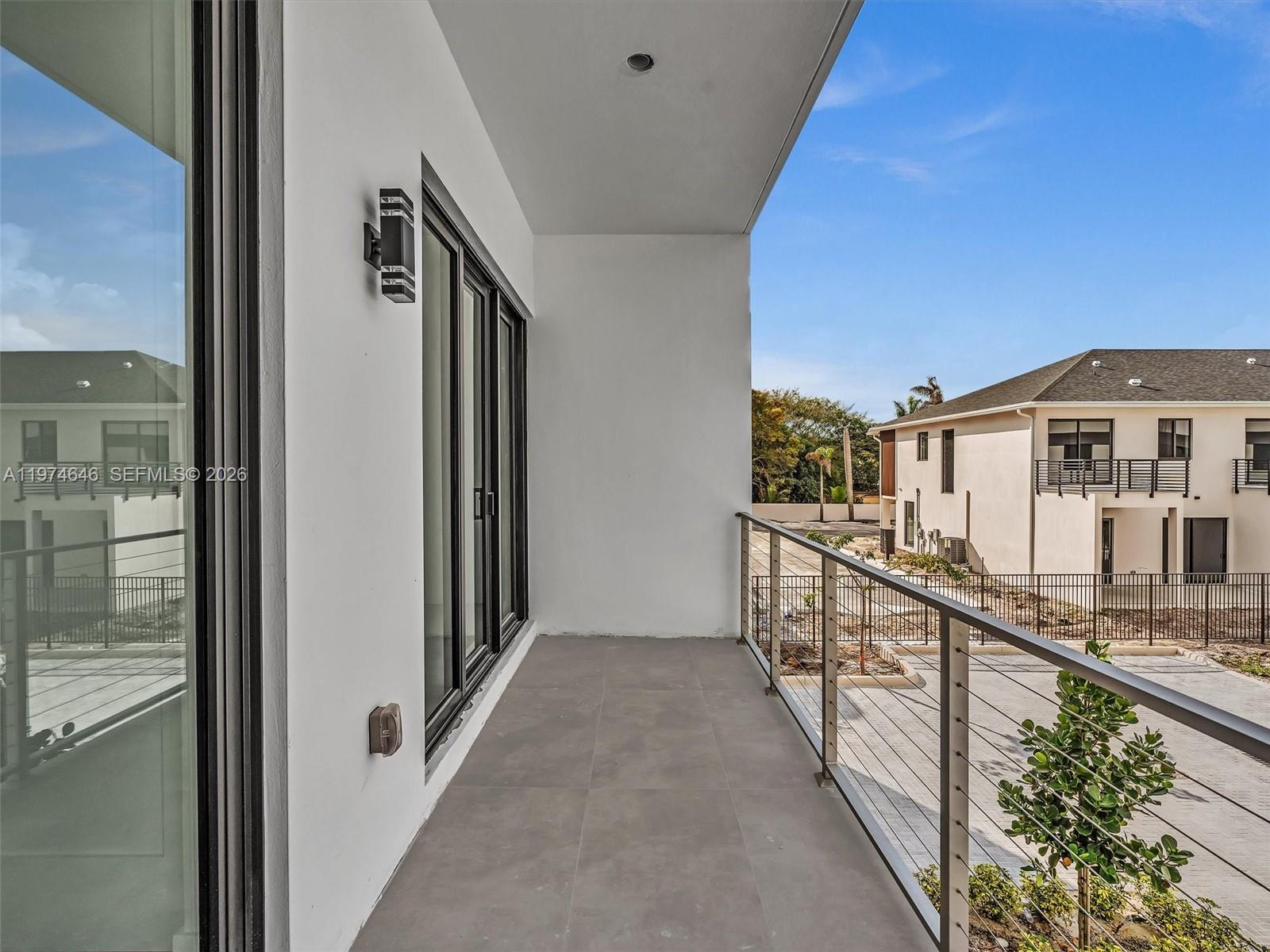 H20 DANIA BEACH - Residential