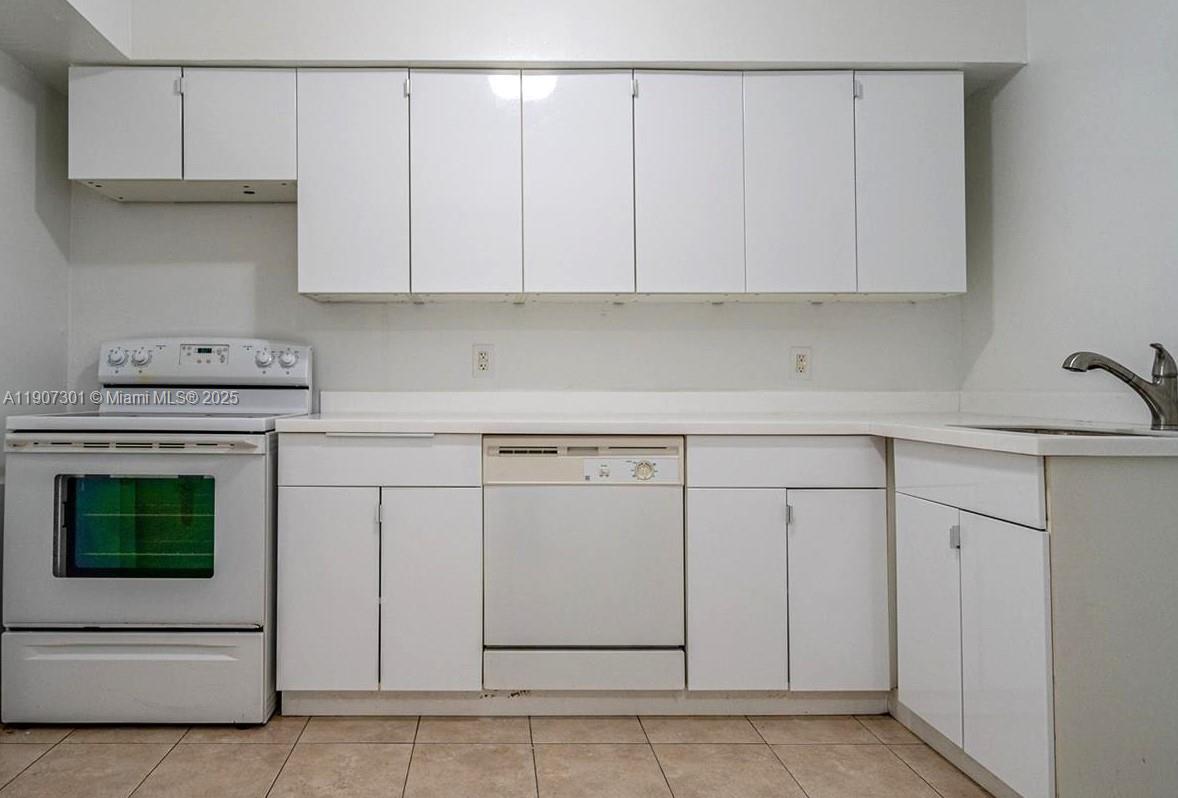 7711 DICKENS AVE CONDO - Residential Lease