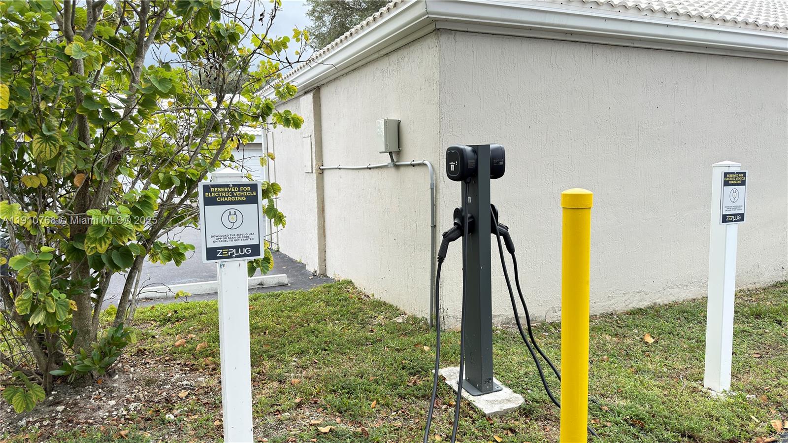 LAKEVIEW CLUB CONDO - Residential Lease