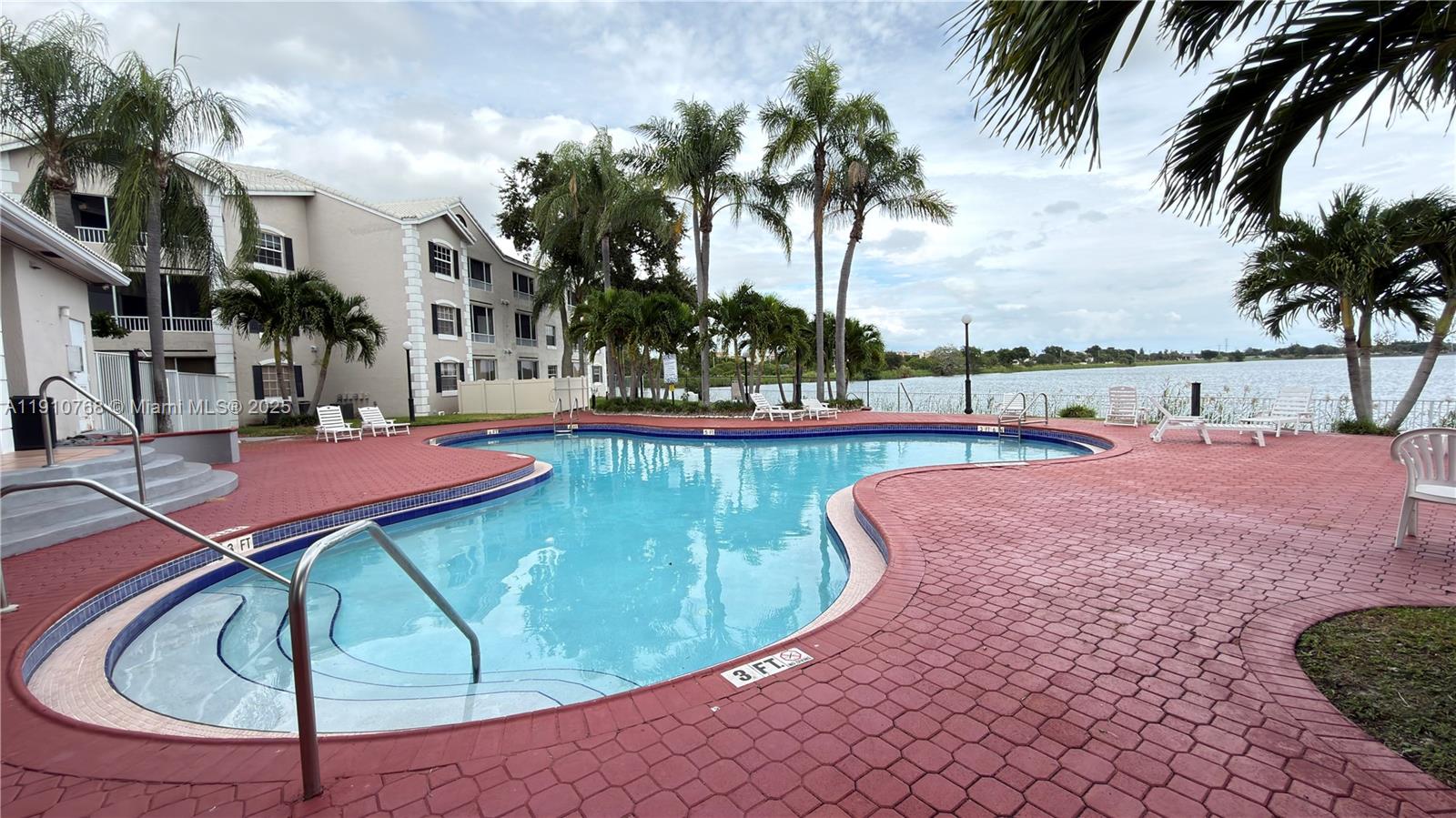 LAKEVIEW CLUB CONDO - Residential Lease