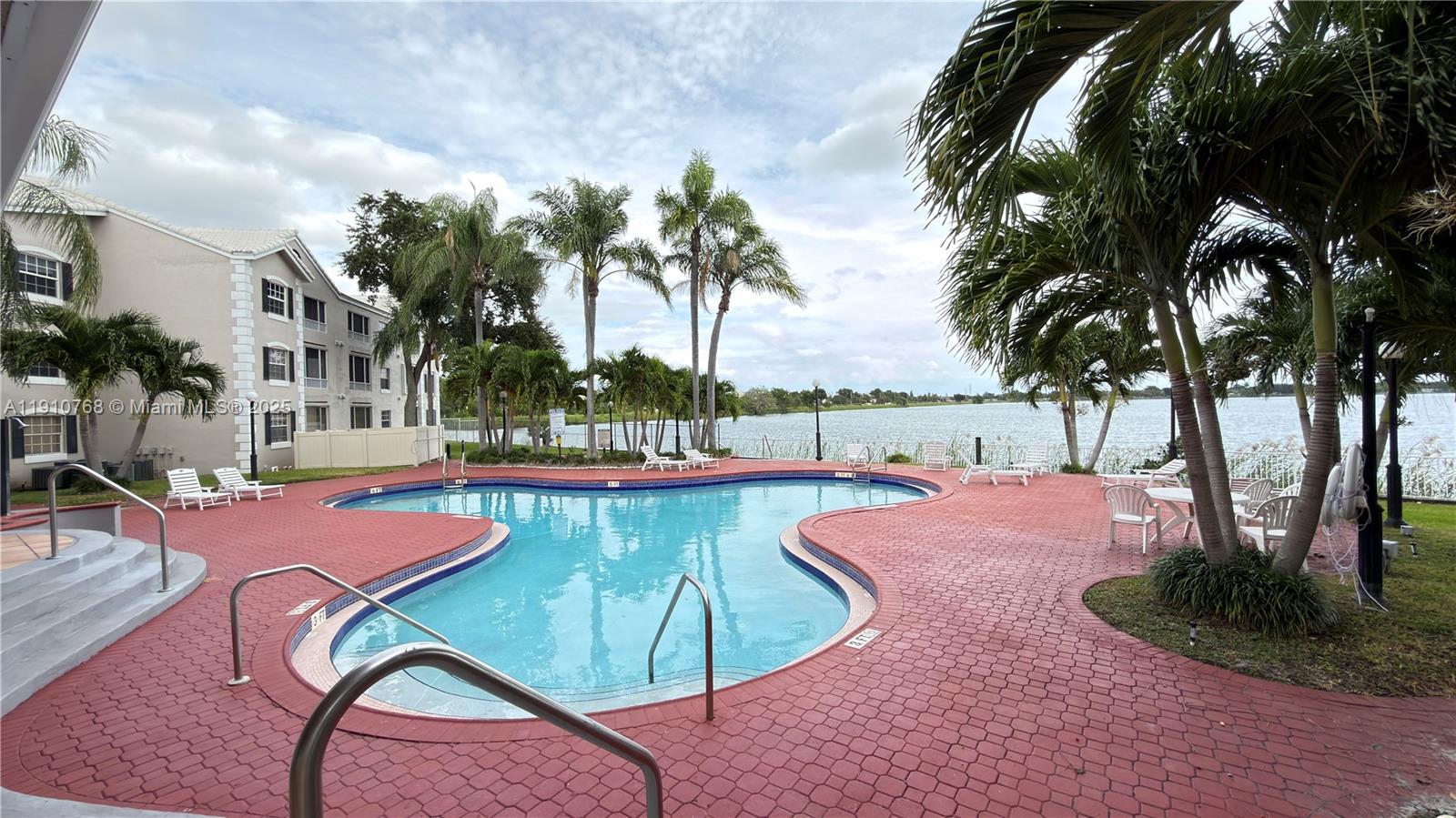 LAKEVIEW CLUB CONDO - Residential Lease