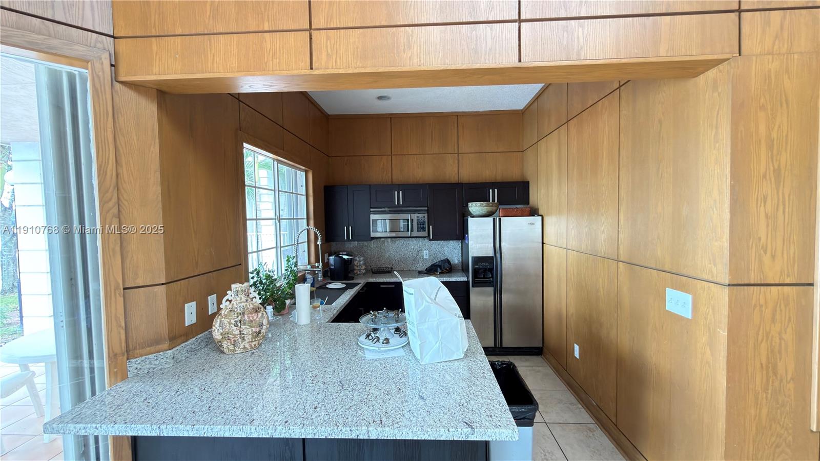 LAKEVIEW CLUB CONDO - Residential Lease