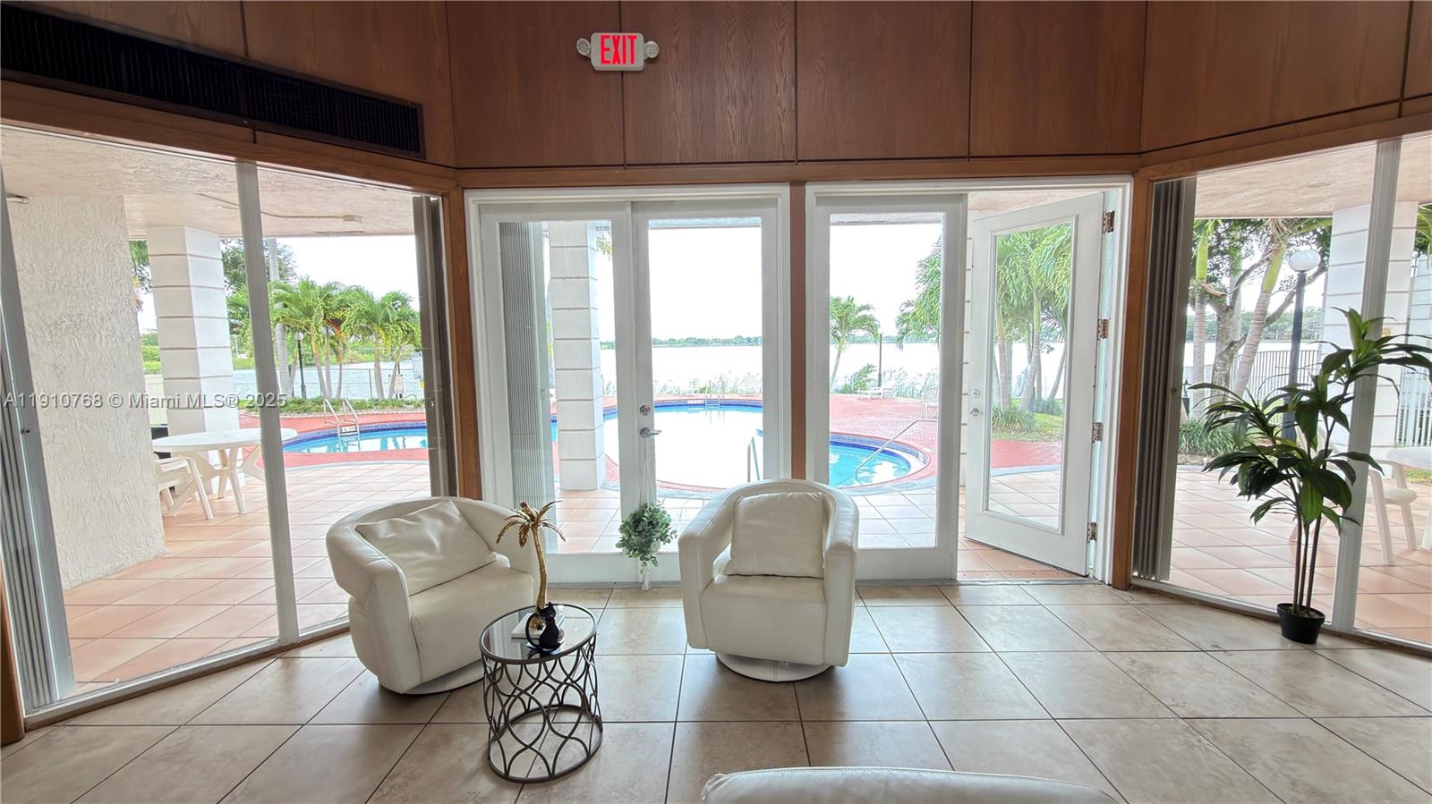 LAKEVIEW CLUB CONDO - Residential Lease