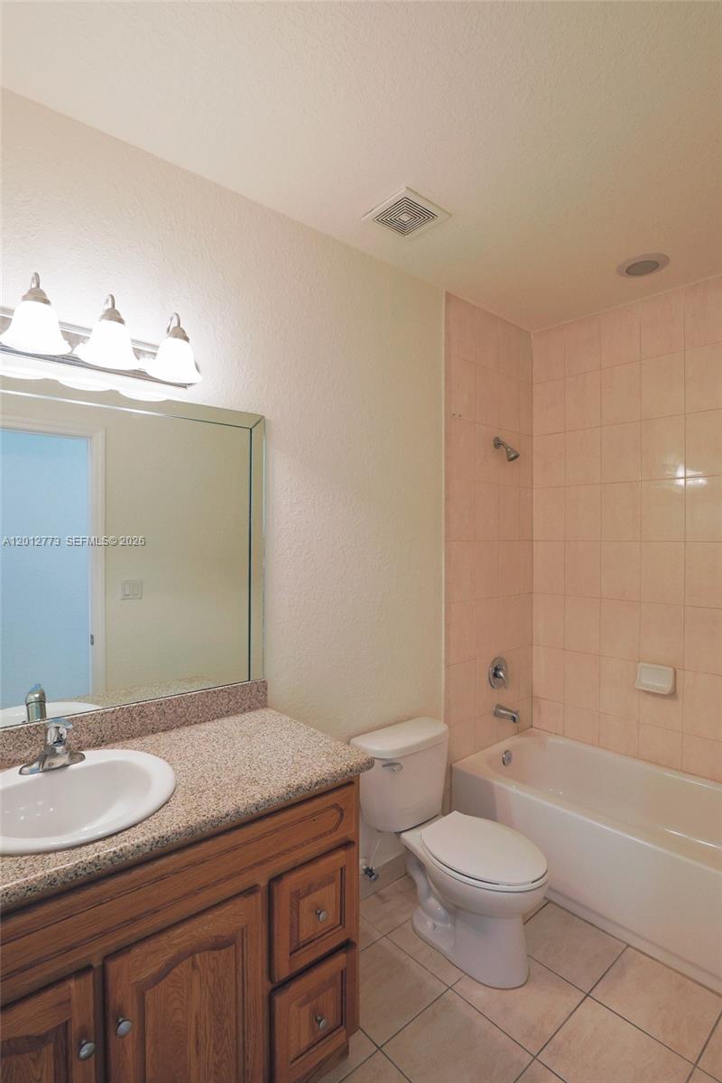 VICTORIA BAY ESTATES - Residential Lease