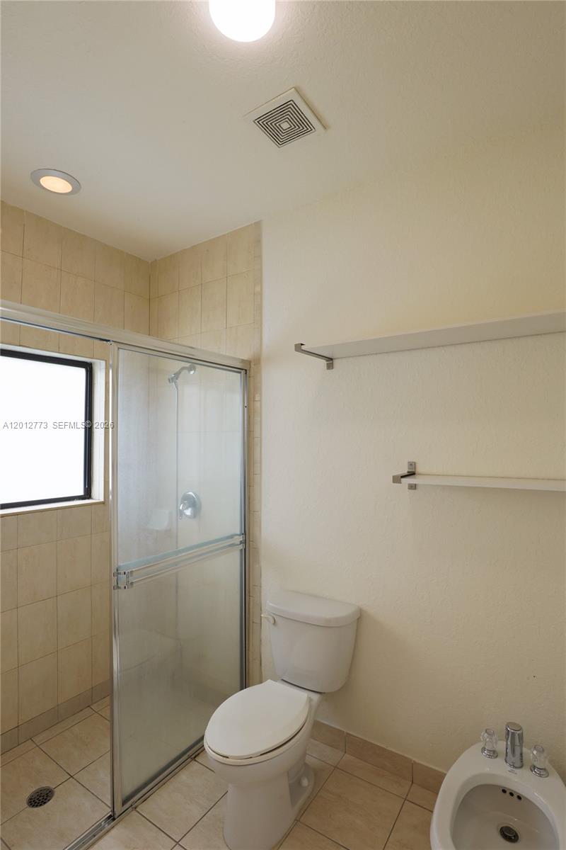 VICTORIA BAY ESTATES - Residential Lease