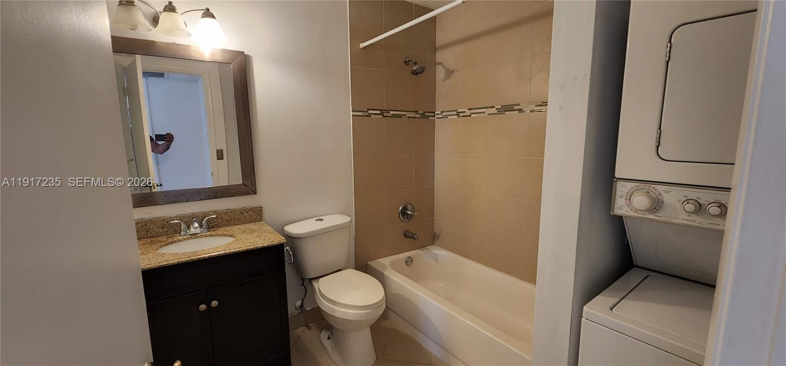 WINDING LAKE 2 AT WELLEBY - Residential