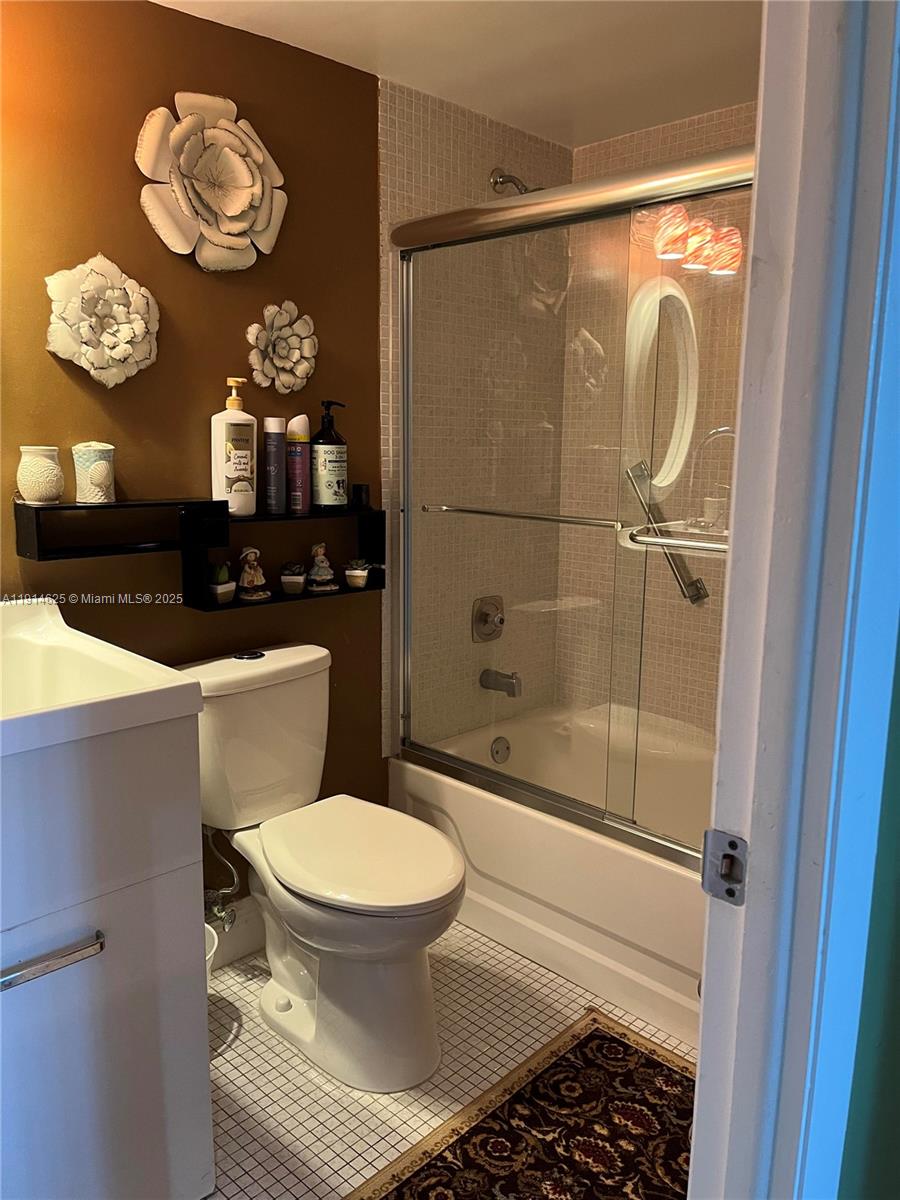 SUNRISE LAKES 105 CONDO - Residential