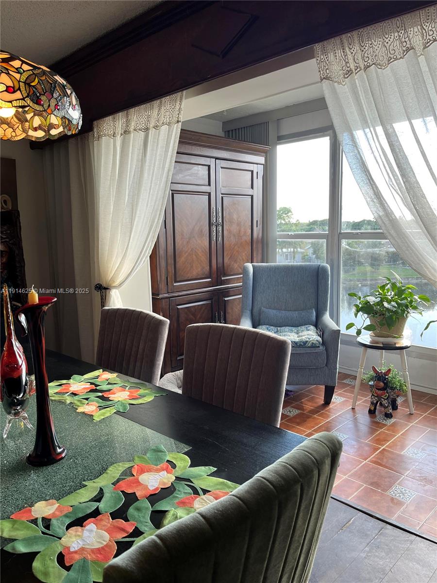 SUNRISE LAKES 105 CONDO - Residential