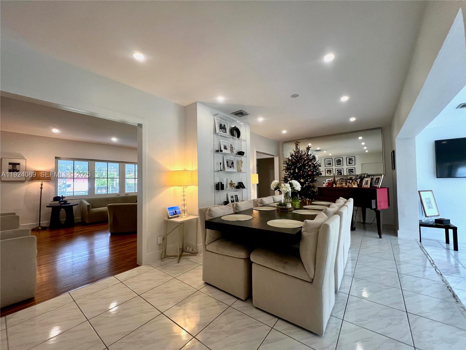 CORAL GABLE COUNTRY CLUB - Residential