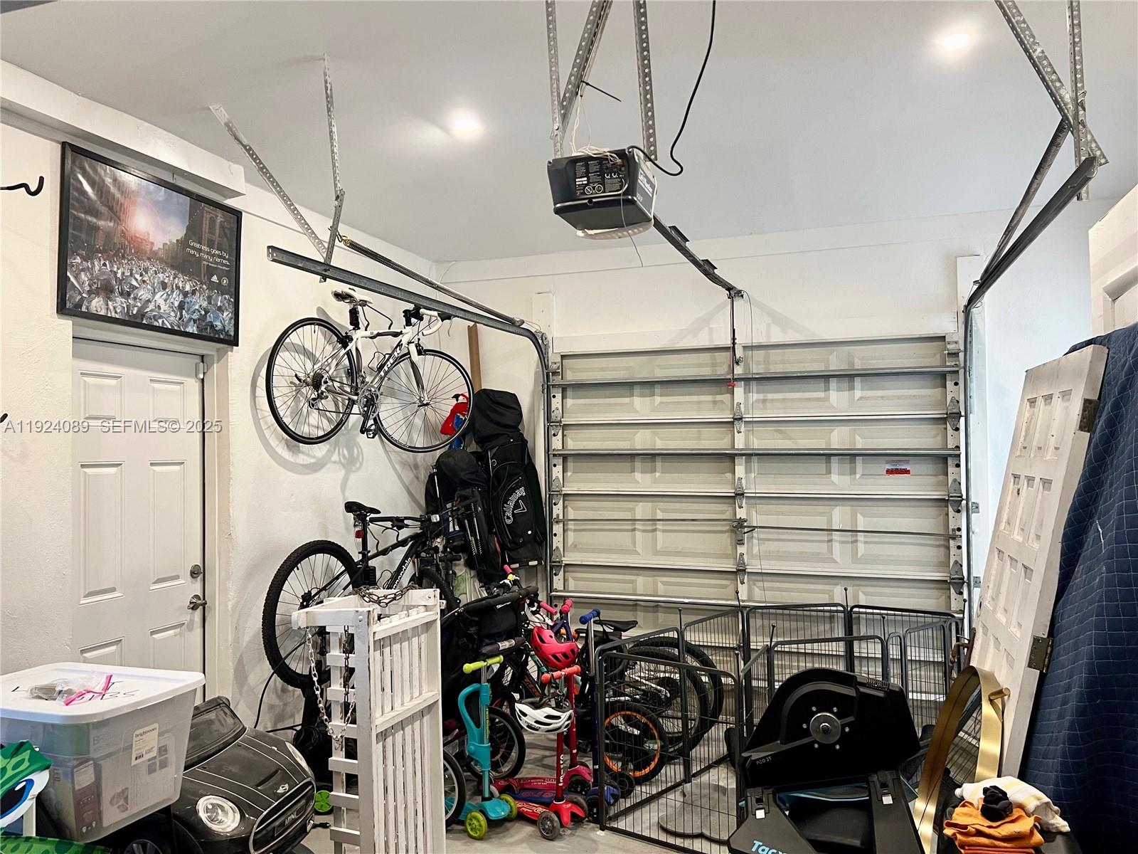 CORAL GABLE COUNTRY CLUB - Residential