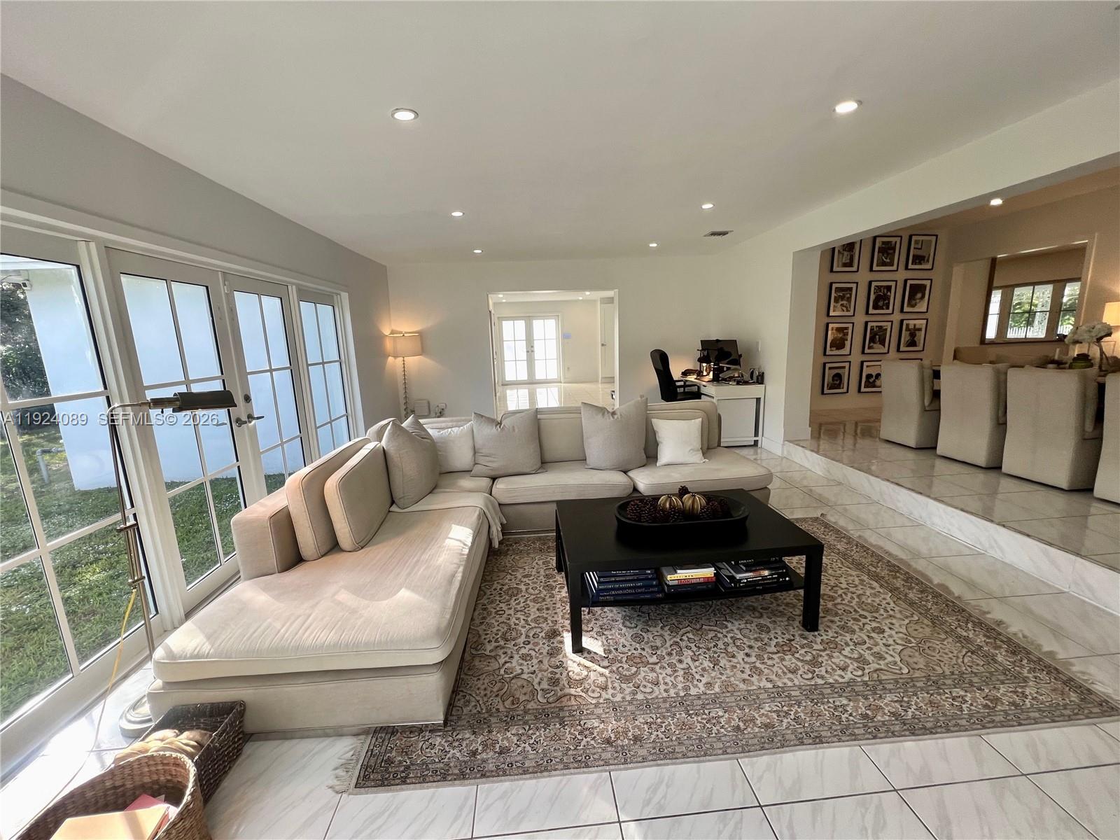 CORAL GABLE COUNTRY CLUB - Residential