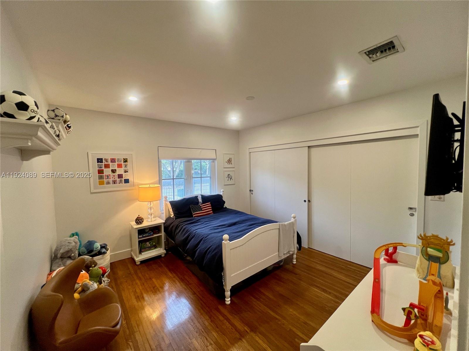 CORAL GABLE COUNTRY CLUB - Residential