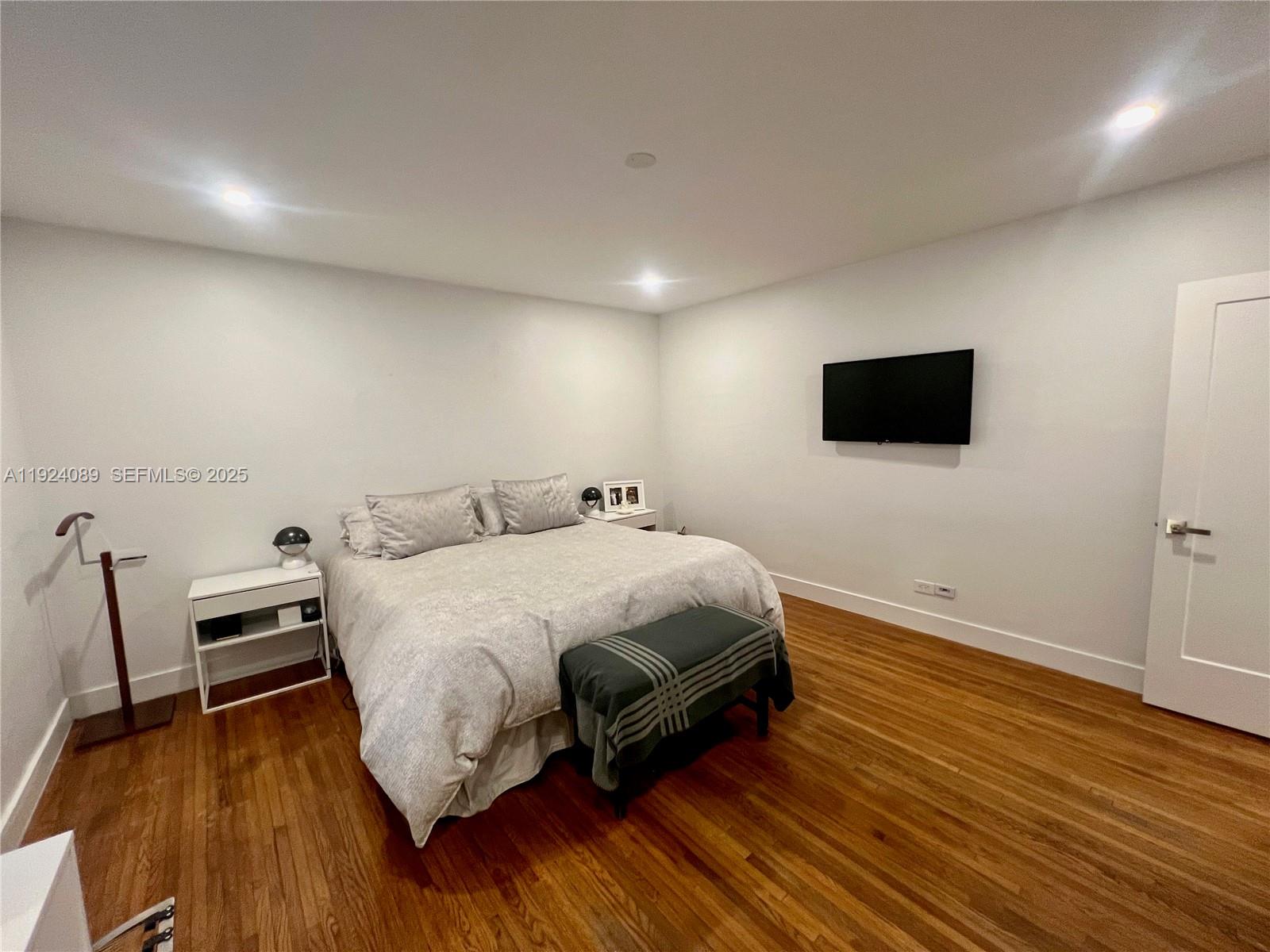 CORAL GABLE COUNTRY CLUB - Residential