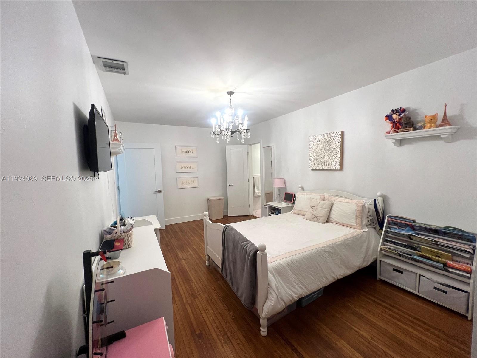 CORAL GABLE COUNTRY CLUB - Residential