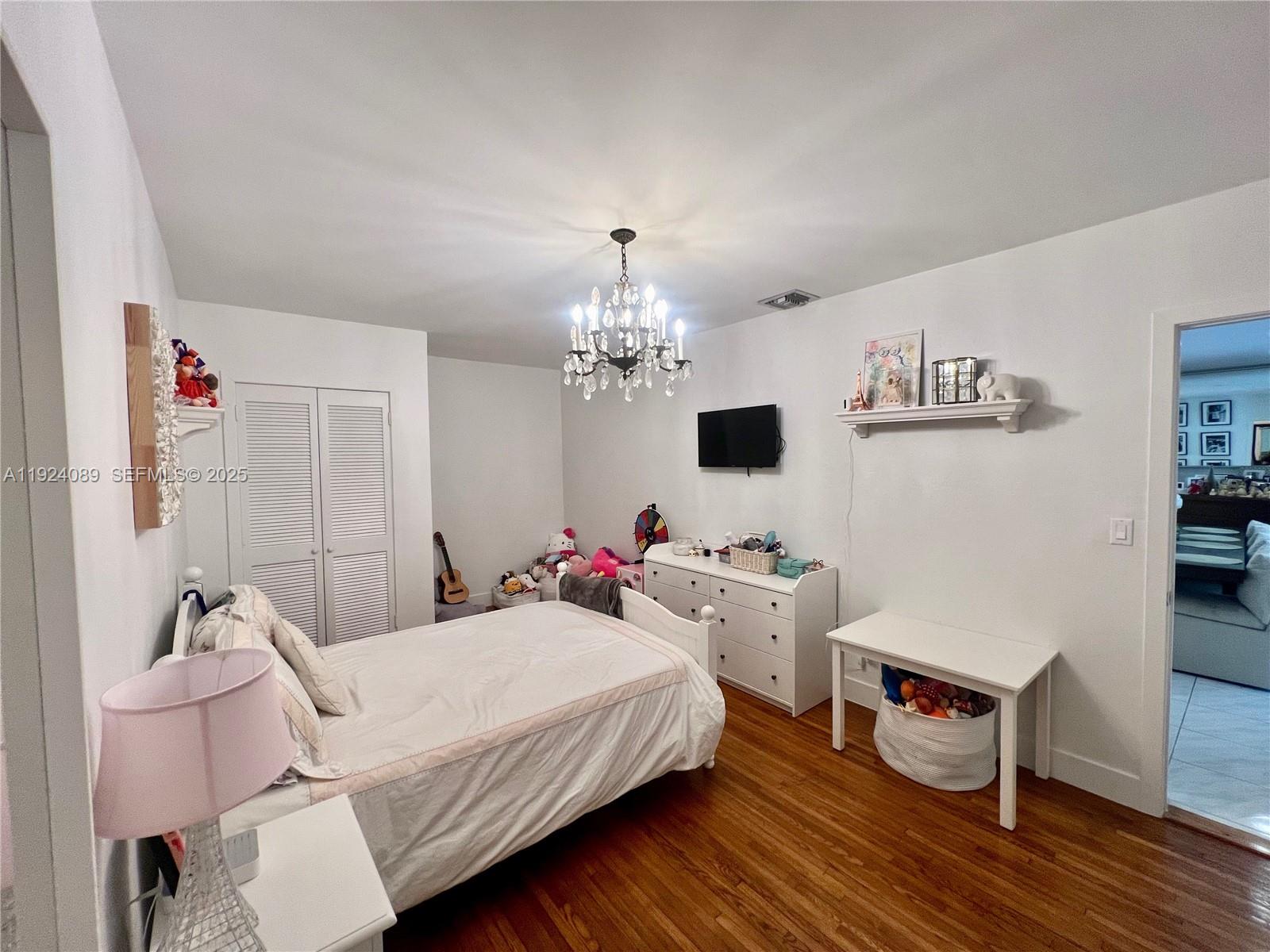 CORAL GABLE COUNTRY CLUB - Residential