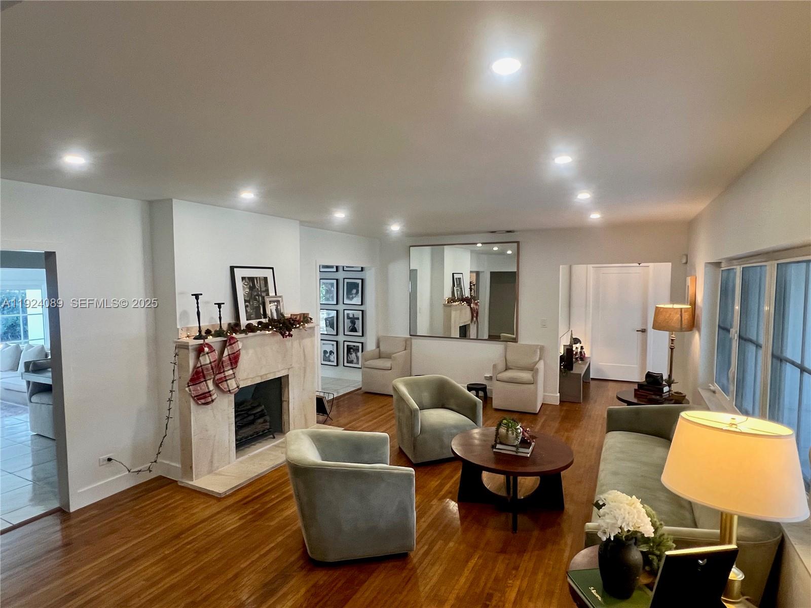 CORAL GABLE COUNTRY CLUB - Residential