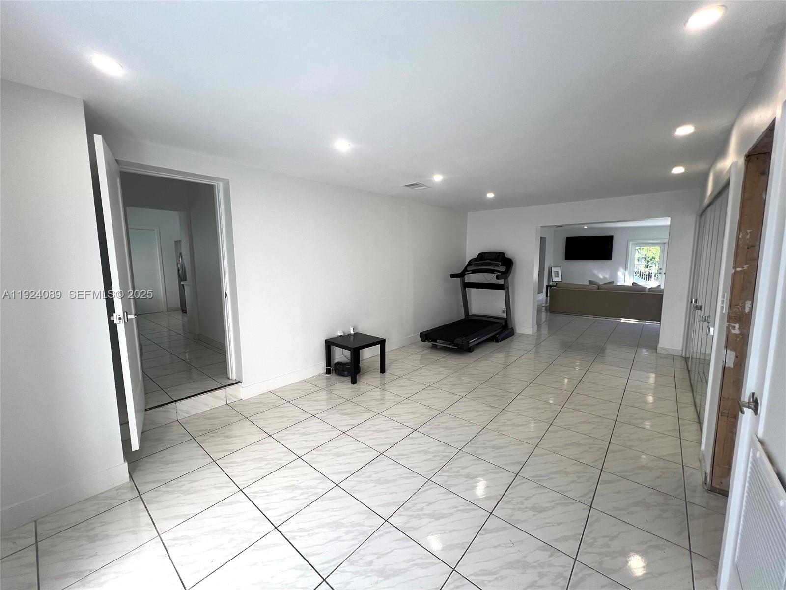 CORAL GABLE COUNTRY CLUB - Residential