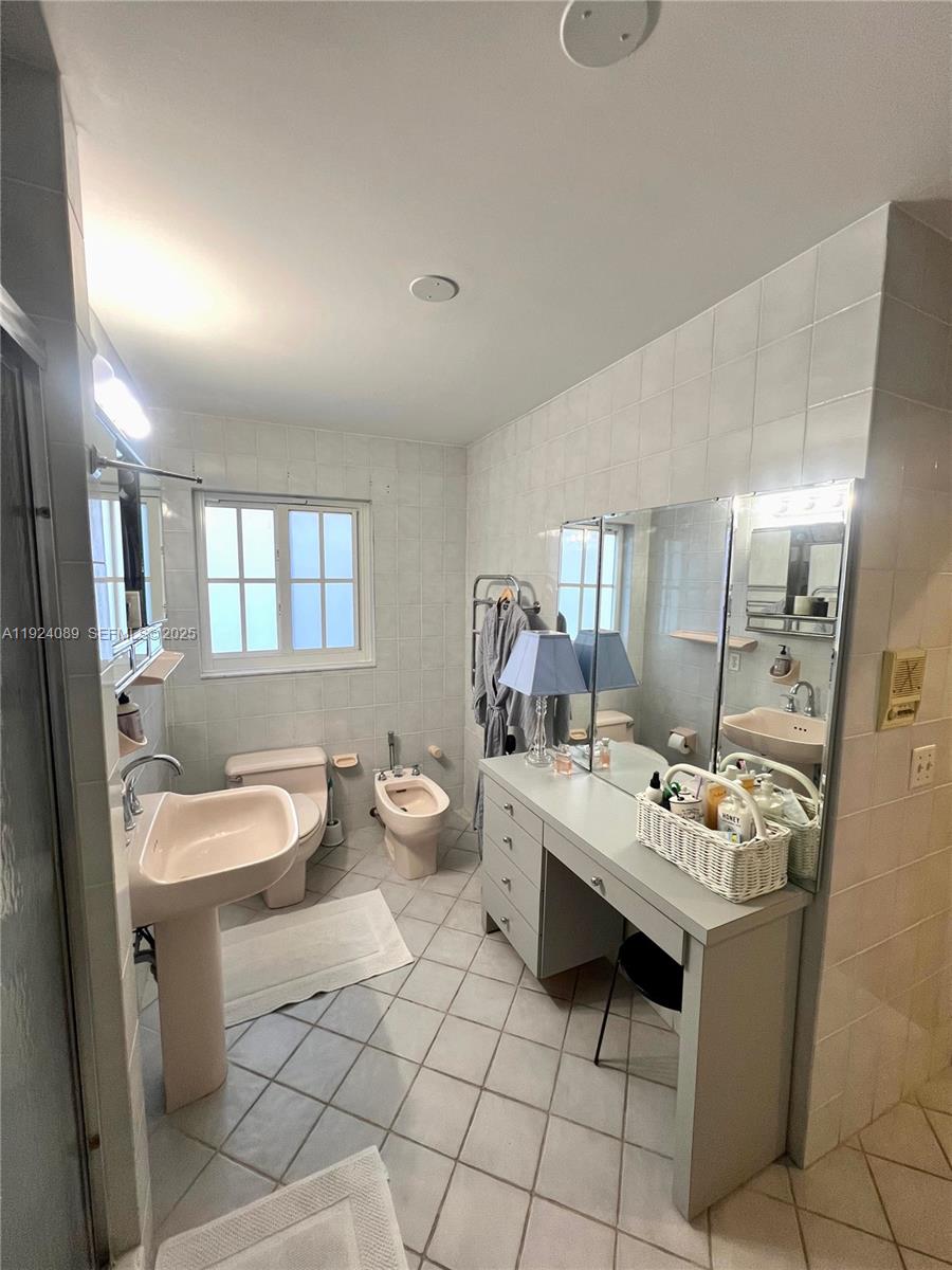 CORAL GABLE COUNTRY CLUB - Residential