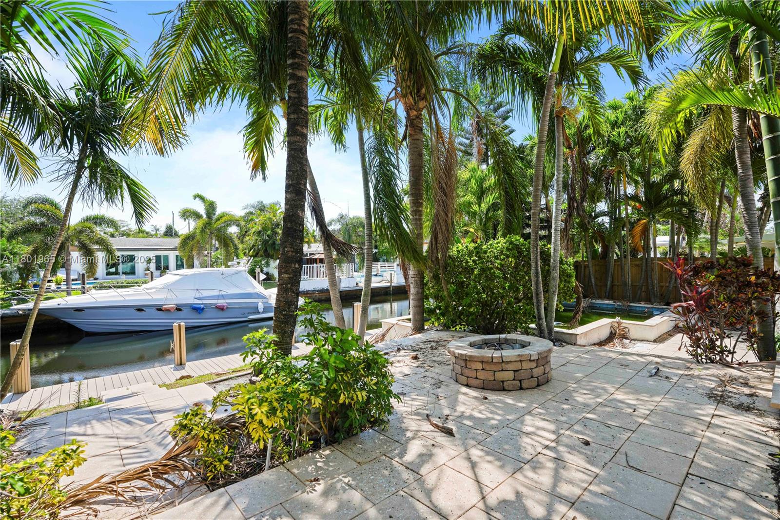 LAUDERDALE ISLES NO 2-BLK - Residential
