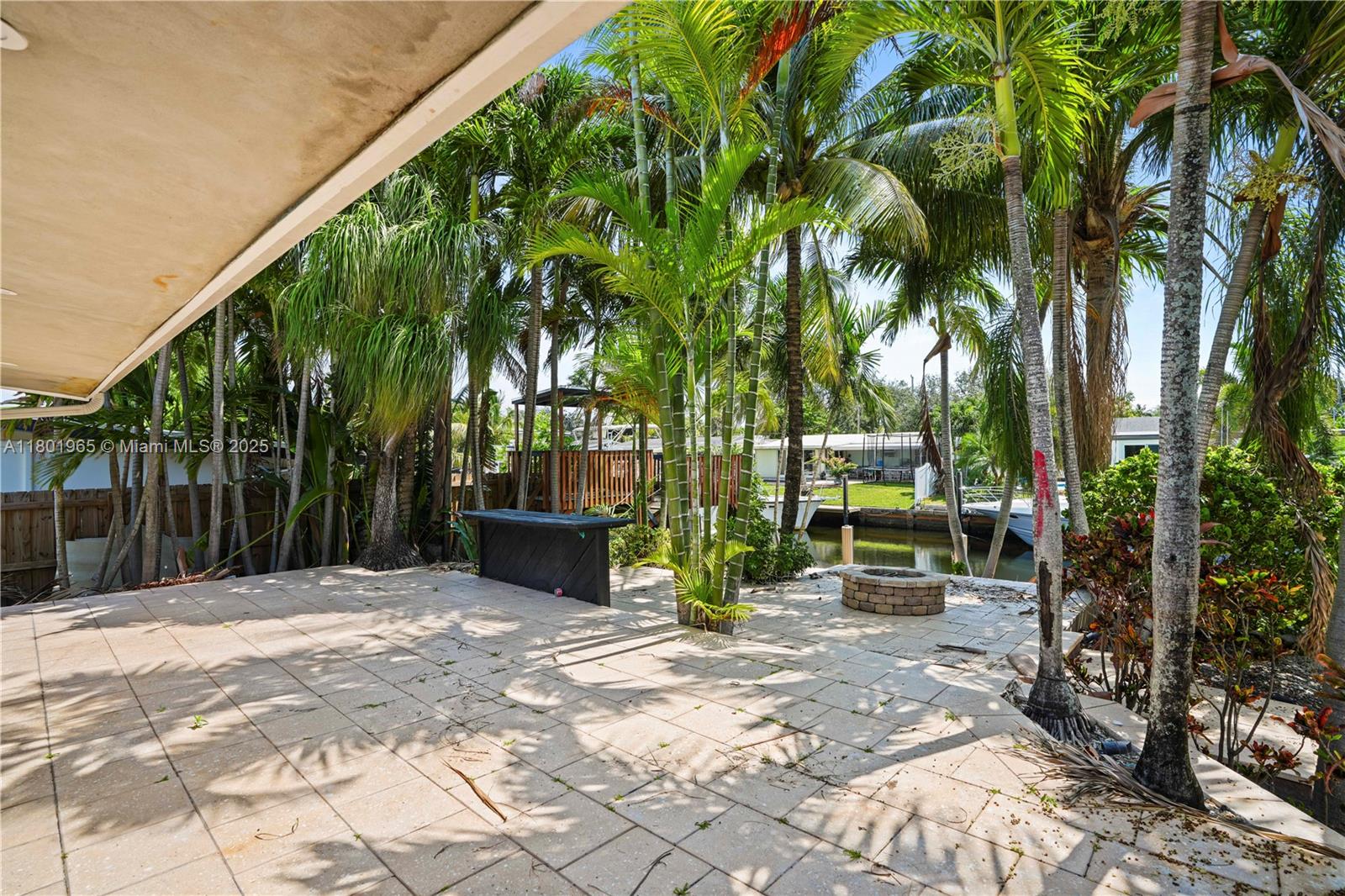 LAUDERDALE ISLES NO 2-BLK - Residential