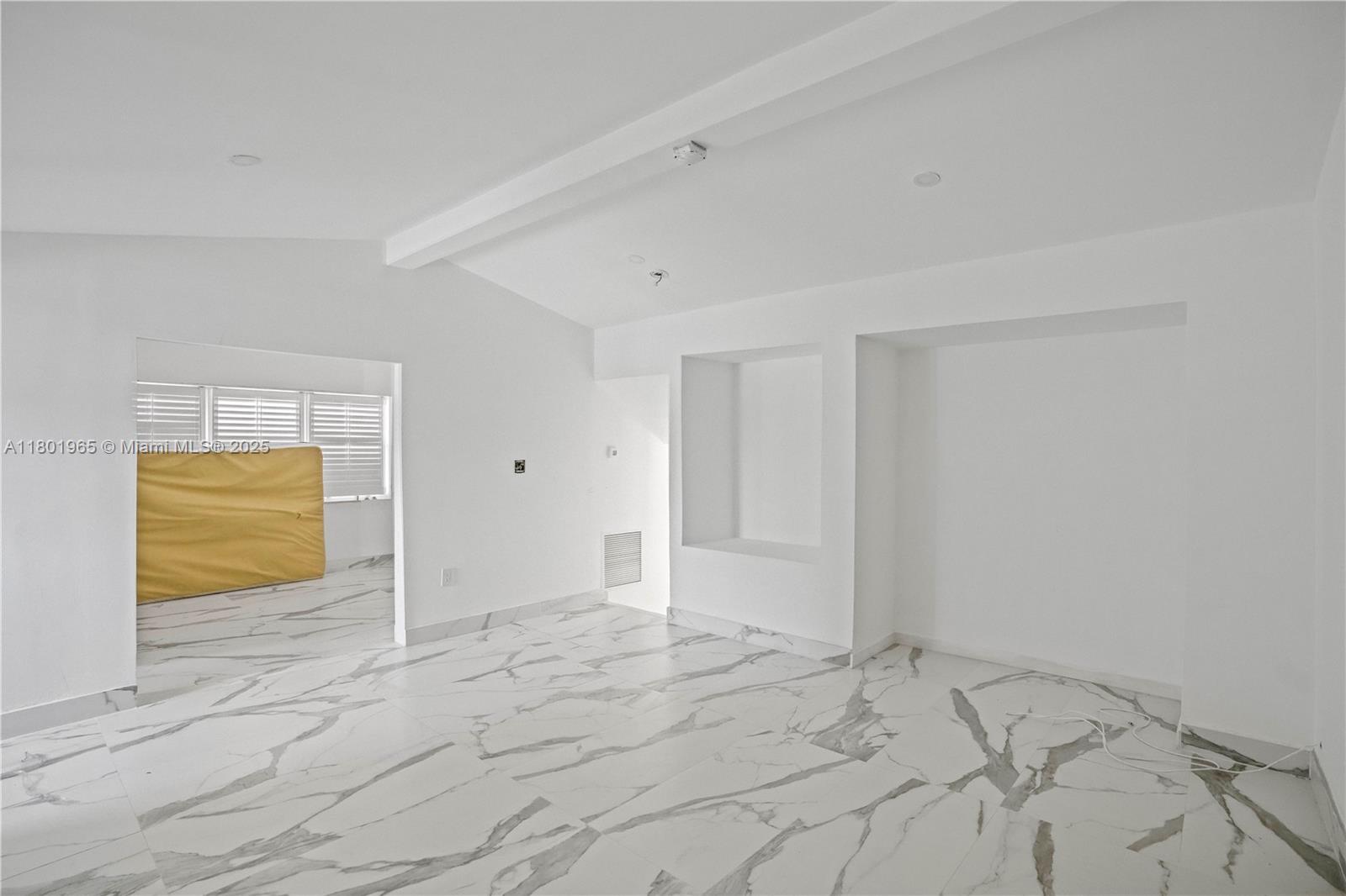 LAUDERDALE ISLES NO 2-BLK - Residential
