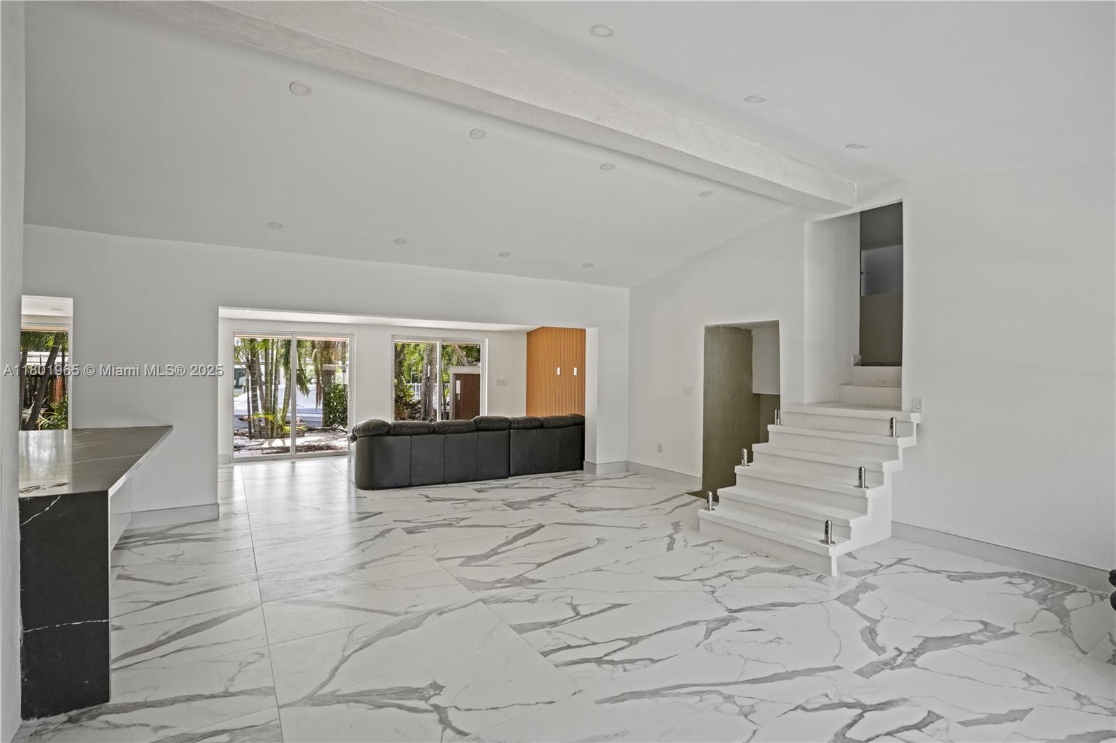 LAUDERDALE ISLES NO 2-BLK - Residential