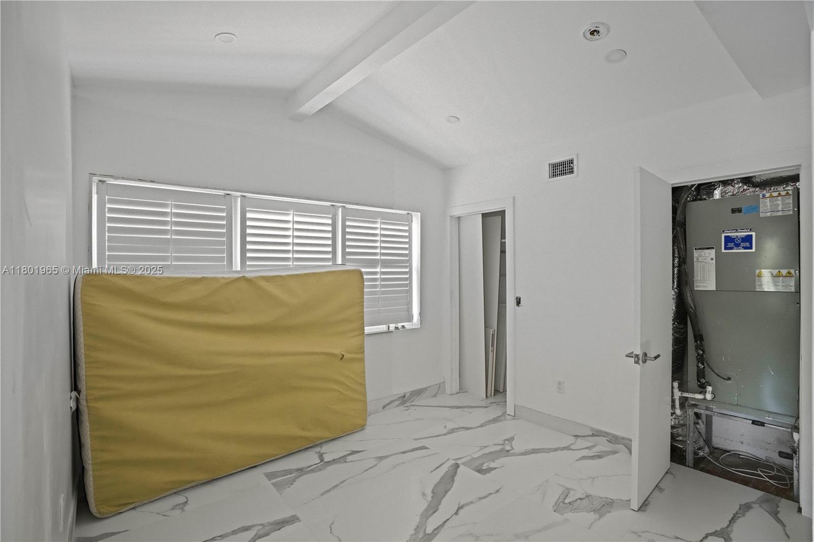 LAUDERDALE ISLES NO 2-BLK - Residential