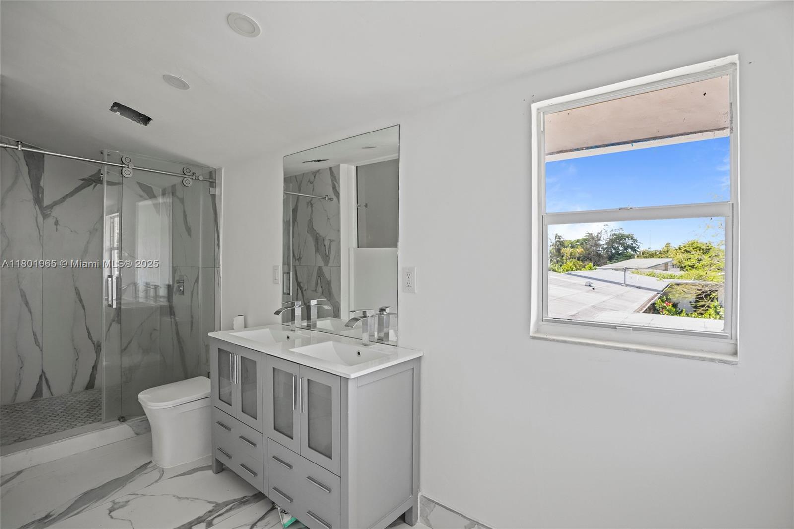 LAUDERDALE ISLES NO 2-BLK - Residential