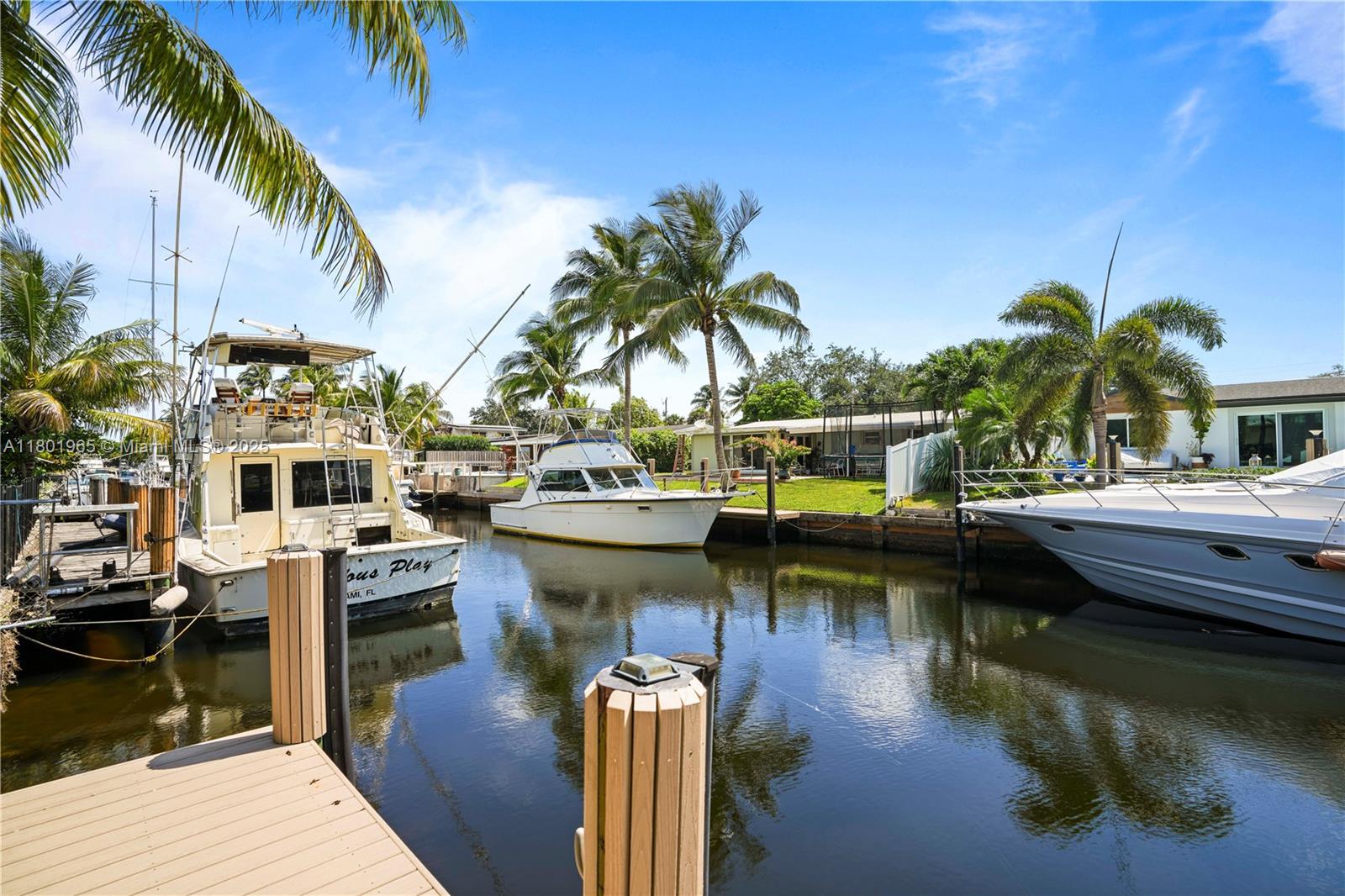 LAUDERDALE ISLES NO 2-BLK - Residential
