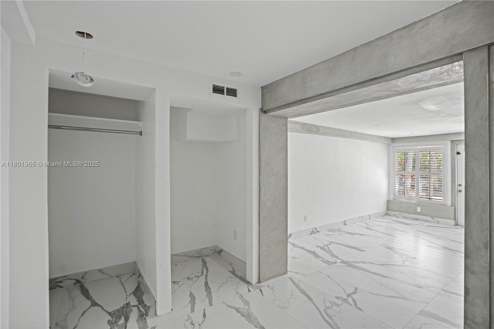 LAUDERDALE ISLES NO 2-BLK - Residential