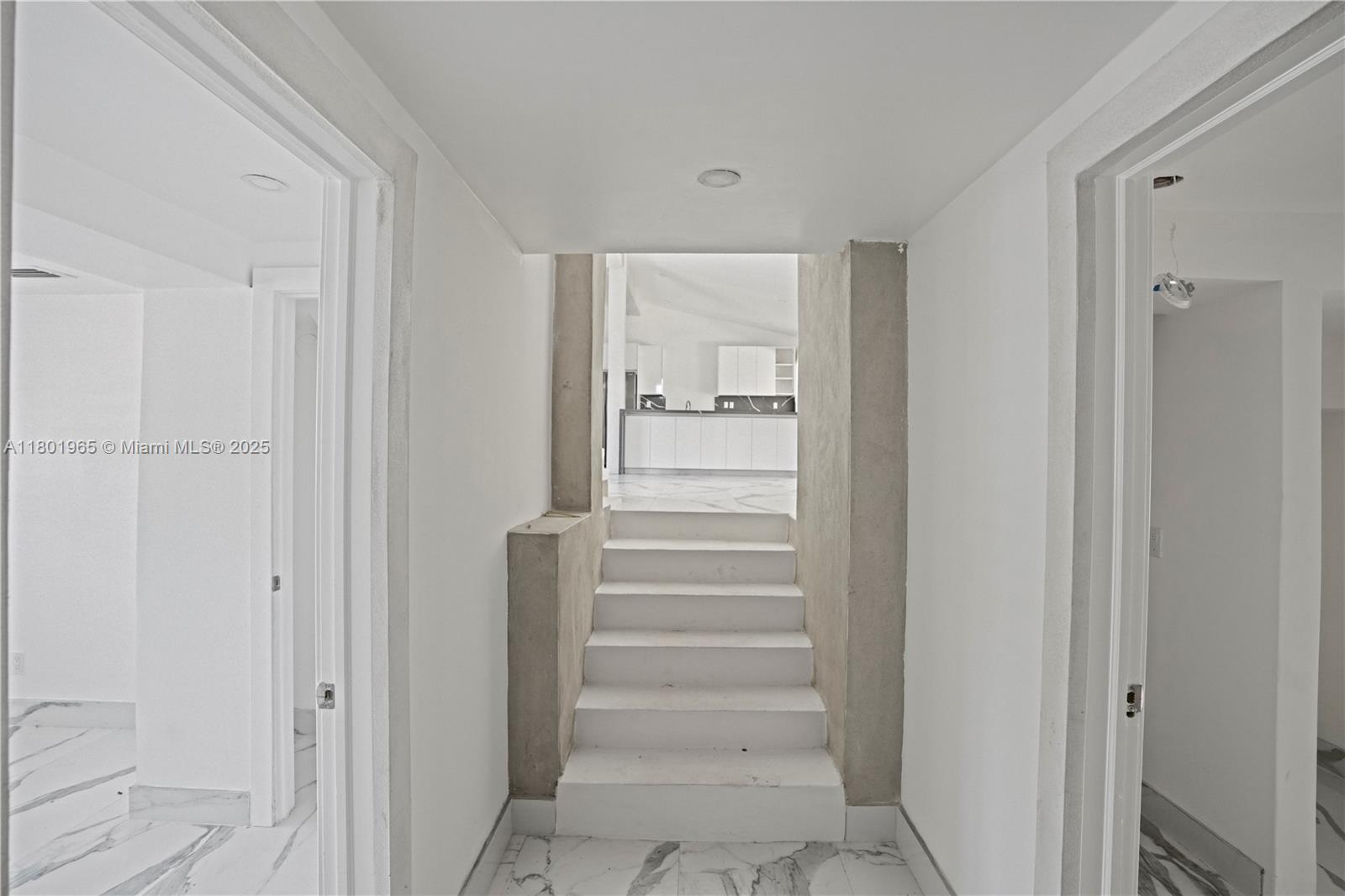 LAUDERDALE ISLES NO 2-BLK - Residential