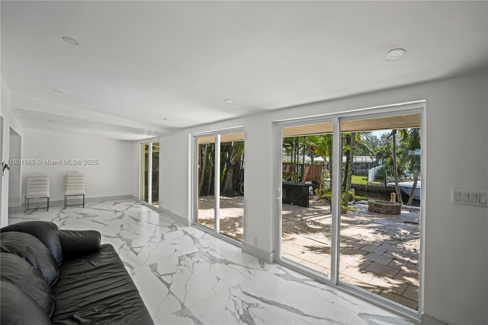 2548 Tortugas Ln