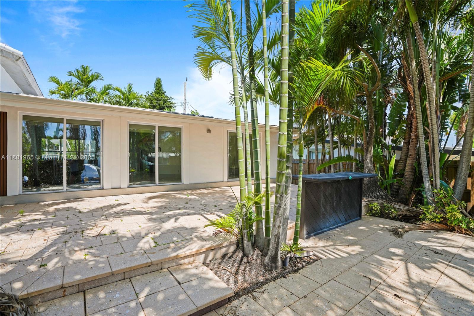 LAUDERDALE ISLES NO 2-BLK - Residential