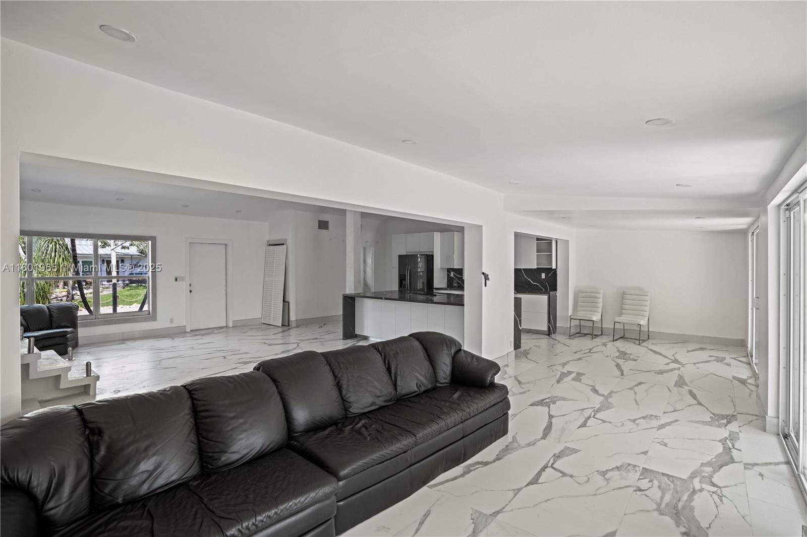 LAUDERDALE ISLES NO 2-BLK - Residential