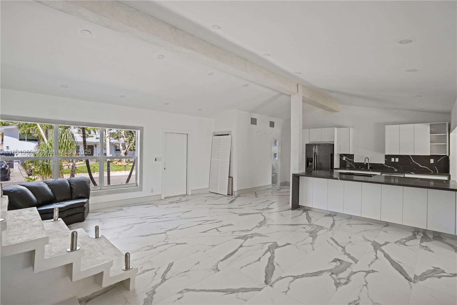 LAUDERDALE ISLES NO 2-BLK - Residential