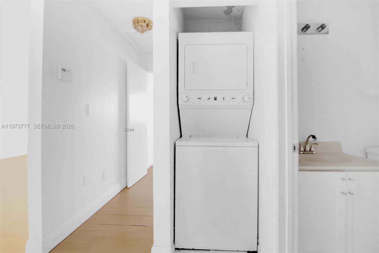 THE SEASONS VILLAS & THMS - Residential