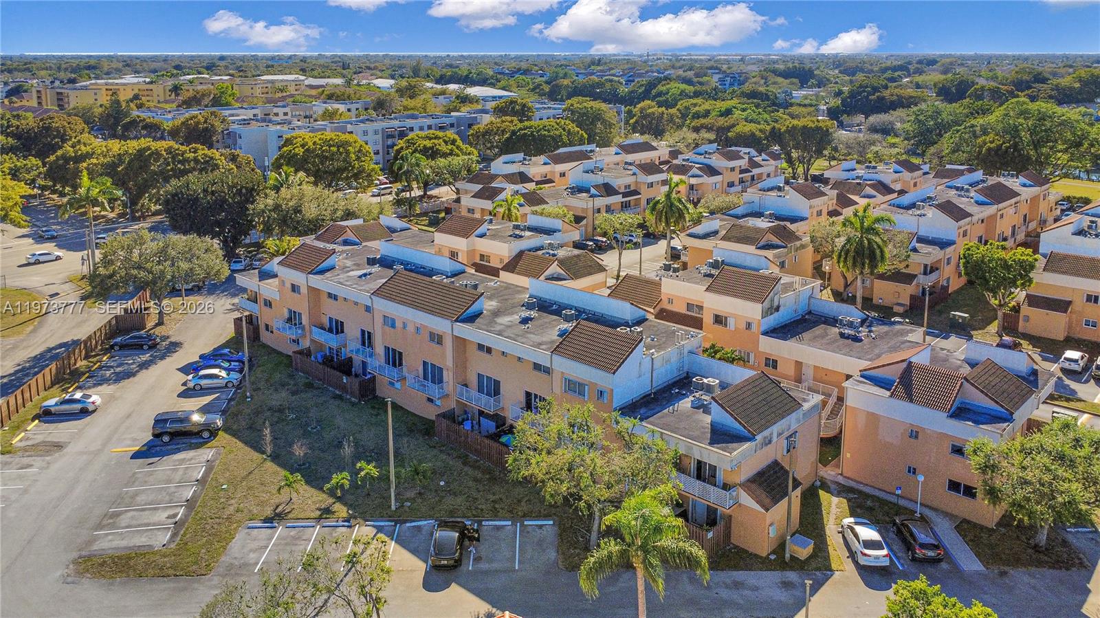 THE SEASONS VILLAS & THMS - Residential