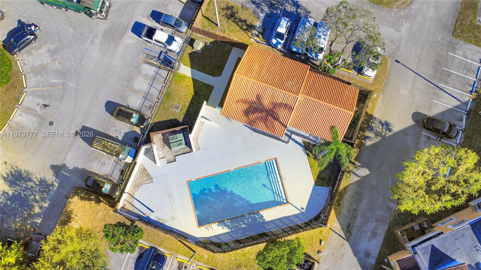 THE SEASONS VILLAS & THMS - Residential