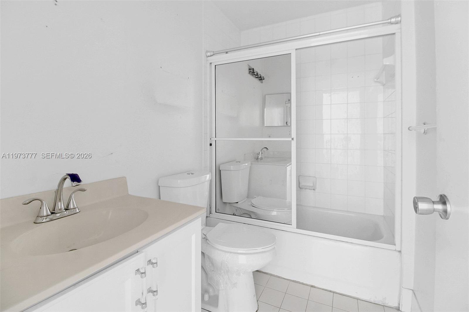 THE SEASONS VILLAS & THMS - Residential