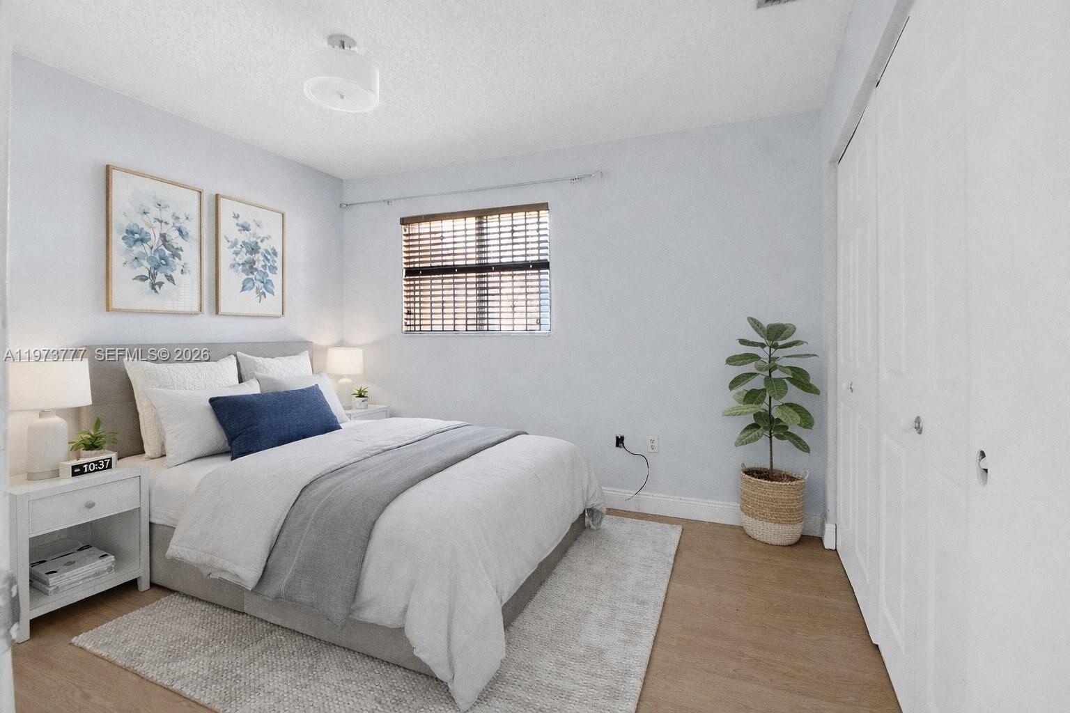 THE SEASONS VILLAS & THMS - Residential