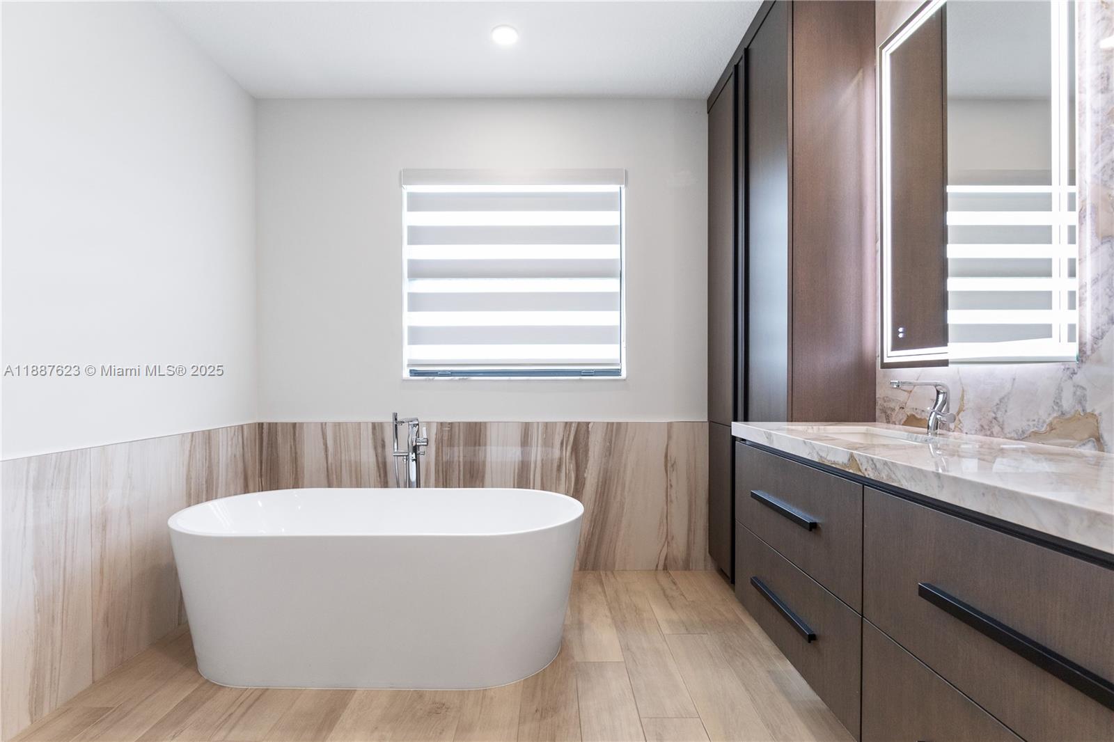 SIERRA ESTATES - Residential