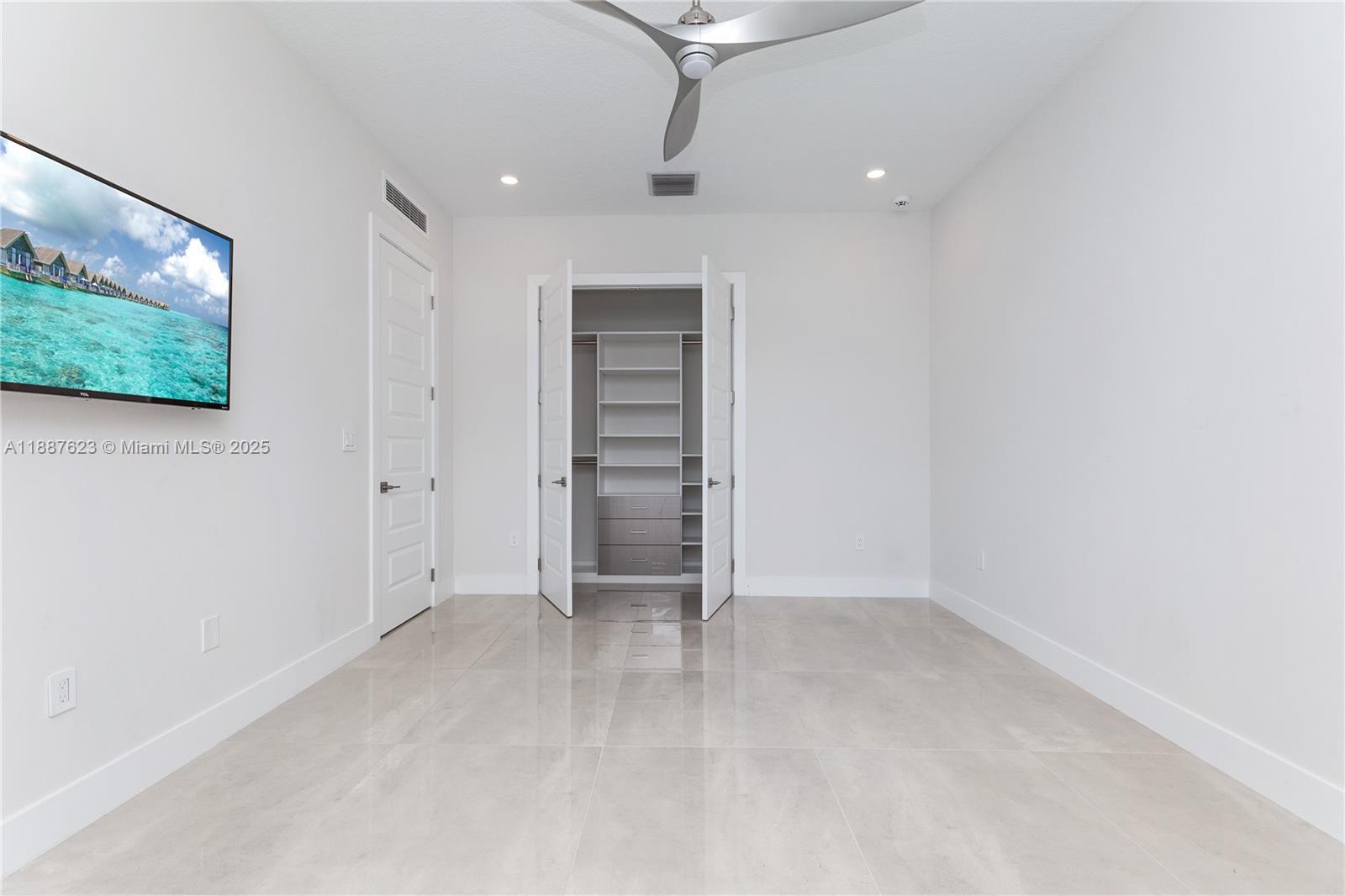 SIERRA ESTATES - Residential